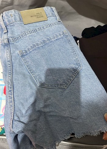Nakışlı Mavi Kadın Midi Denim Şort - Görsel 3