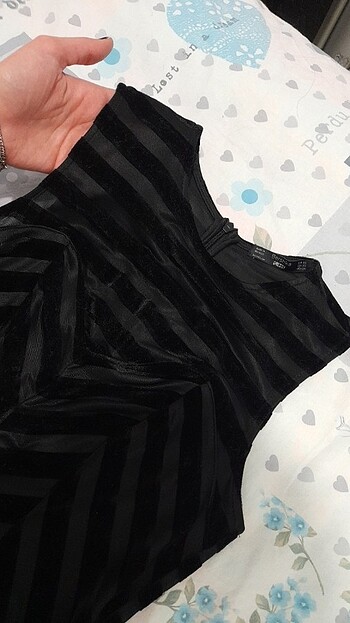 xs Beden Bershka elbise