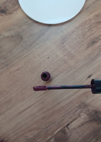 Beden Nyx Likit Mat Bordo Ruj