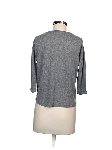 s Beden Bershka T-shirt %70 İndirimli.