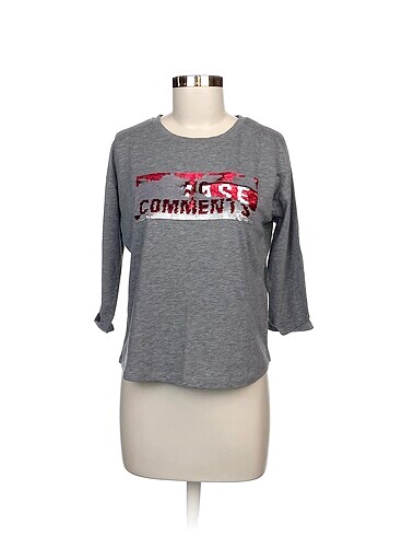 Bershka T-shirt %70 İndirimli.