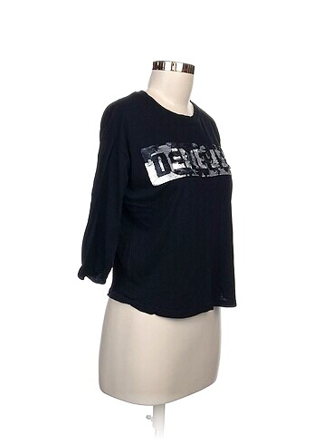 Bershka Bershka T-shirt %70 İndirimli.