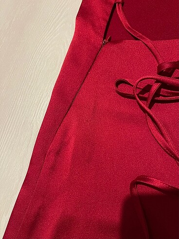 THE LATEST THING arkası çapraz kırmızı mini saten elbise - Görsel 7