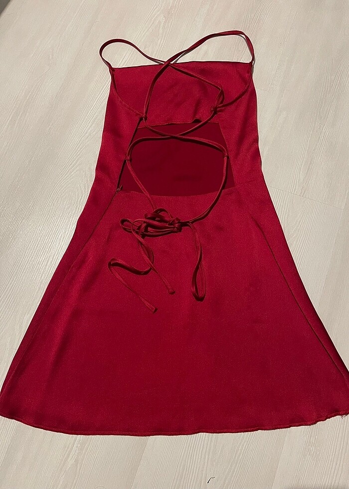 THE LATEST THING arkası çapraz kırmızı mini saten elbise - Görsel 4