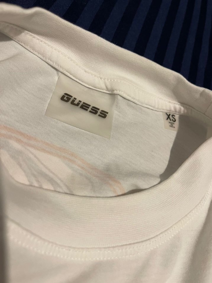 Baskılı Beyaz Guess Kadın Tişört - Görsel 2