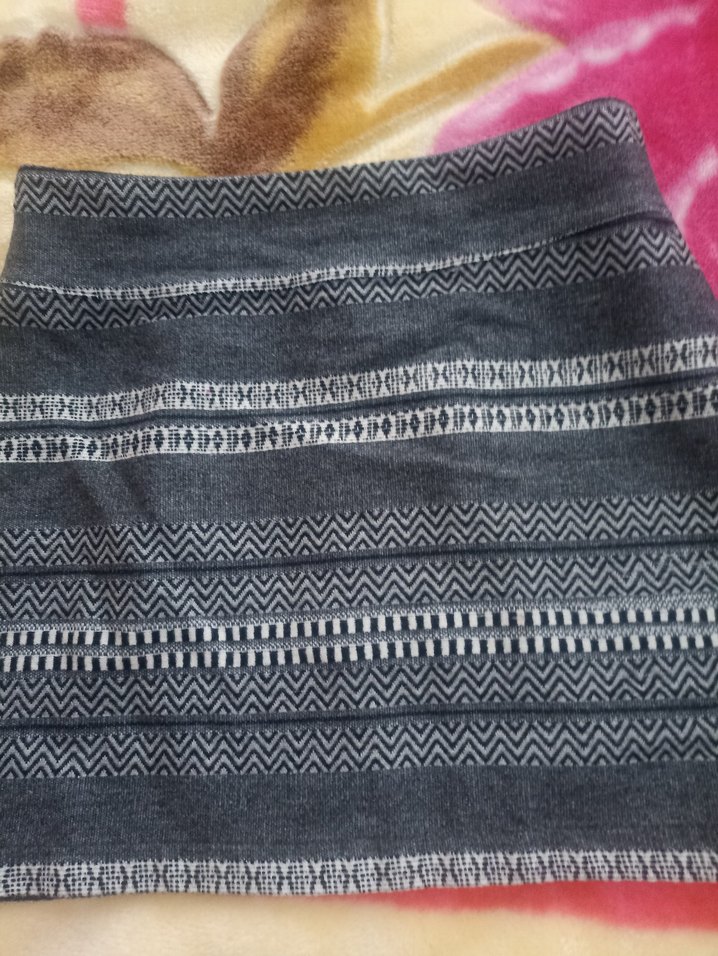 Gri Desenli  etek - Görsel 3