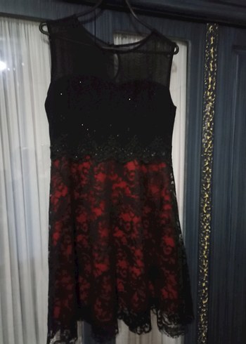 Bordo Siyah Dantel Detaylı Straplez Midi Elbise - Görsel 5