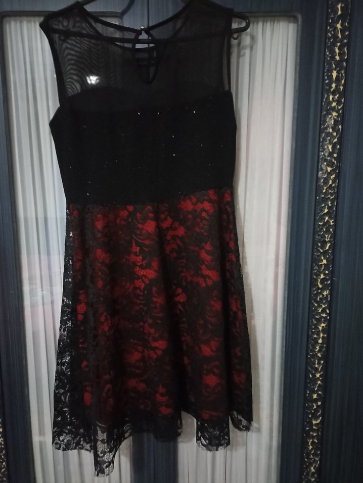 Bordo Siyah Dantel Detaylı Straplez Midi Elbise - Görsel 4