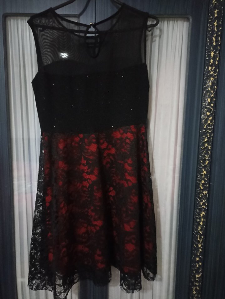 Bordo Siyah Dantel Detaylı Straplez Midi Elbise - Görsel 3