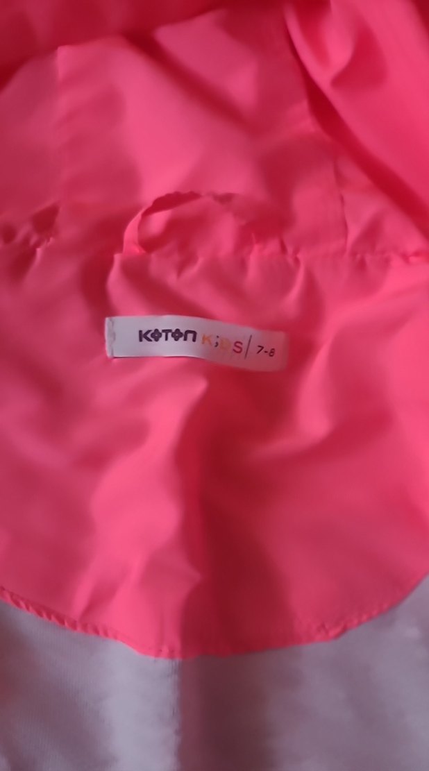 Kız Çocuk Parlak Pembe Kapüşonlu Yağmurluk - Görsel 3