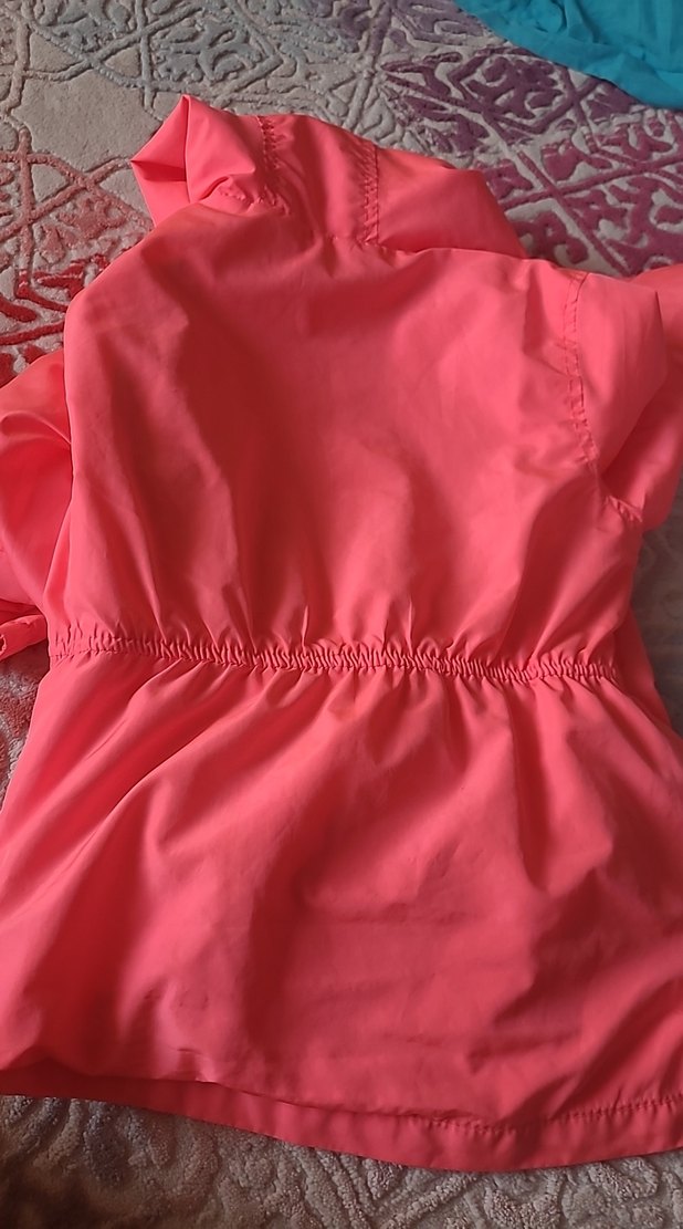 Kız Çocuk Parlak Pembe Kapüşonlu Yağmurluk - Görsel 5