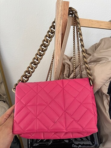 Pembe el ve kol çantası
