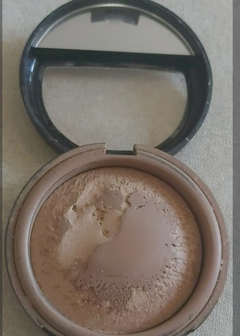 Flormar Koyu Bej Pudra