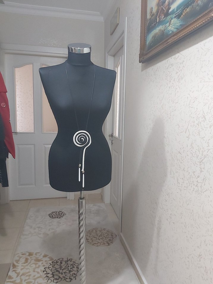 Lamante marka siyah beyaz tasarım kolye - Görsel 2