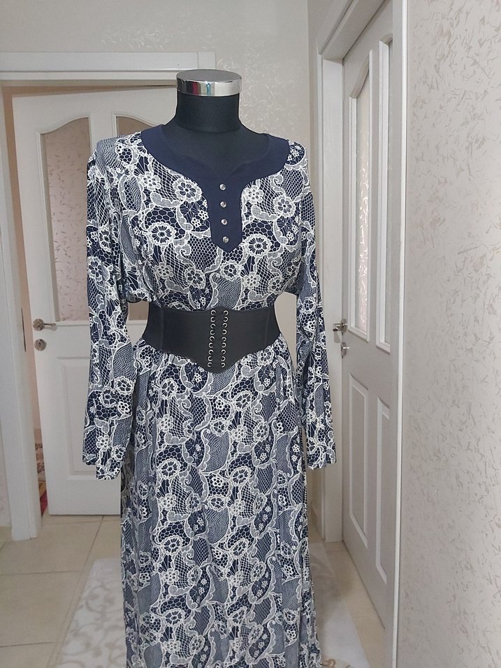 Gri ve Lacivert Tonlarda Tesettür Elbise - Görsel 2