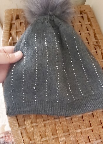Silk & Cashmere Gri Ponponlu Kadın Angora Örgü Bere