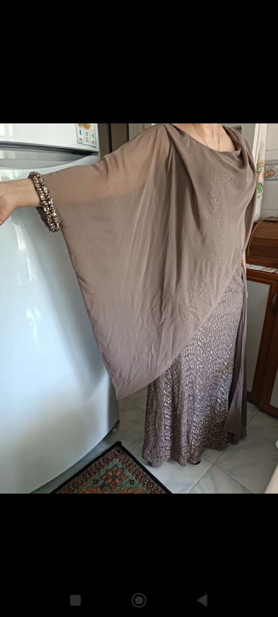 Bej Yılan Desenli Drapeli Uzun Abiye Elbise - Görsel 3