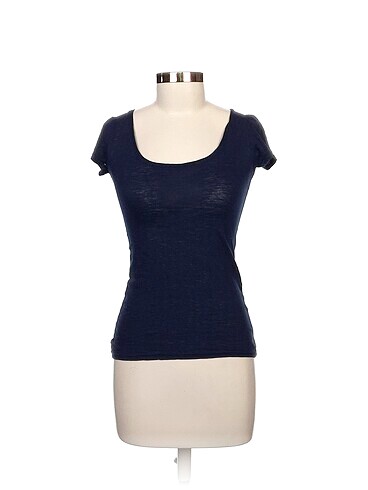 Tally Weijl T-shirt %70 İndirimli.
