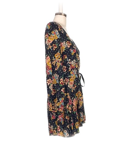 Zara Zara Kısa Elbise %70 İndirimli.