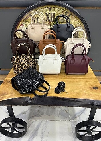 Kare model askılı çanta