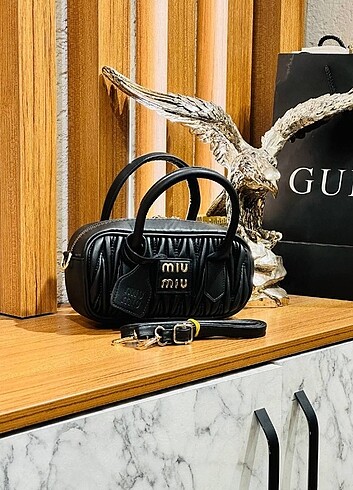 Beden Miu miu askılı çanta