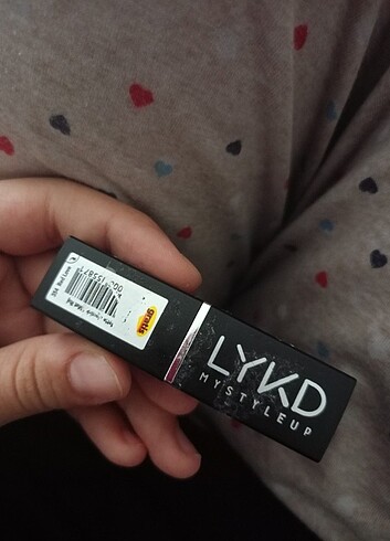 Beden bordo Renk kırmızı ruj LYKD
