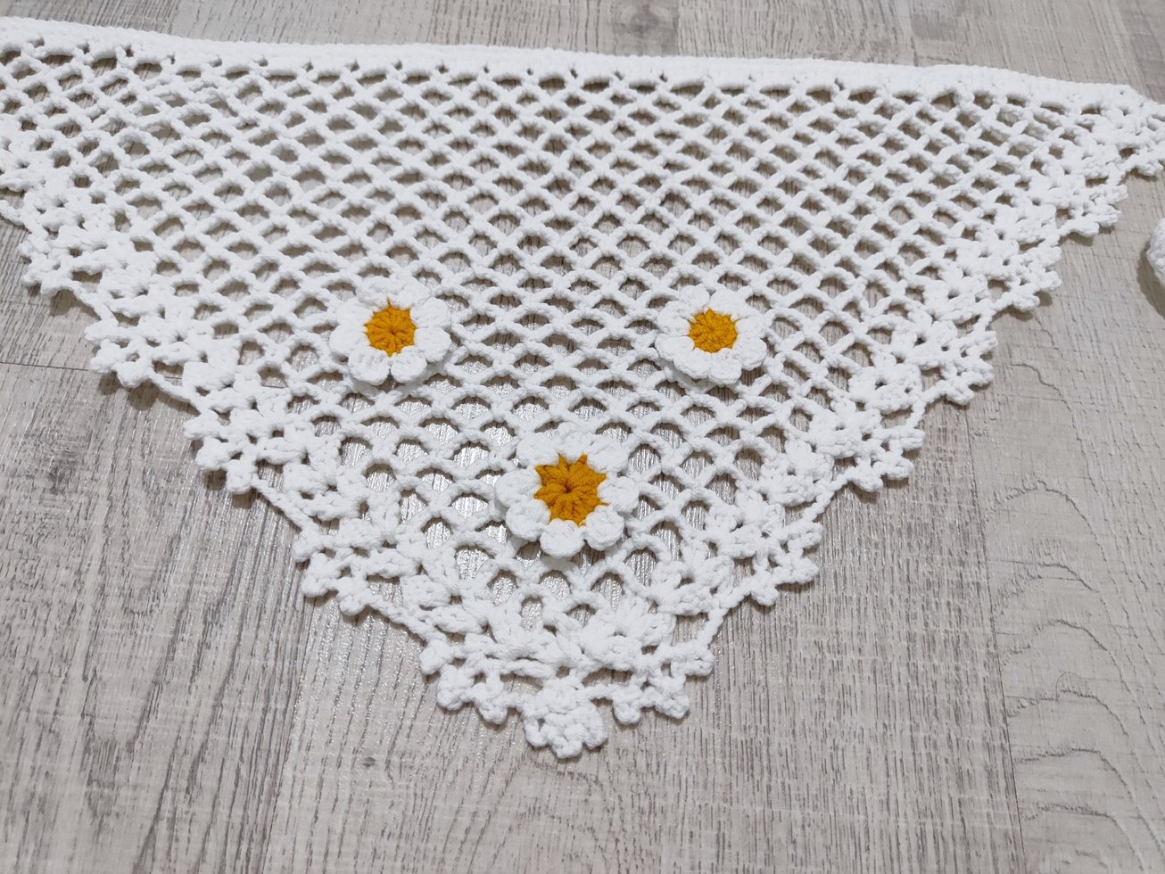 Nakışlı Beyaz Örgü Bandana - Görsel 4