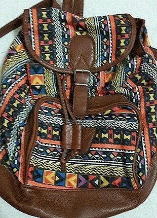desenli sırt çantası