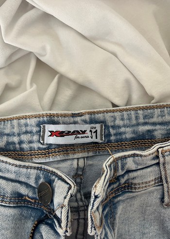 Beyaz Butik Kadın Gri Mini Kot Şort