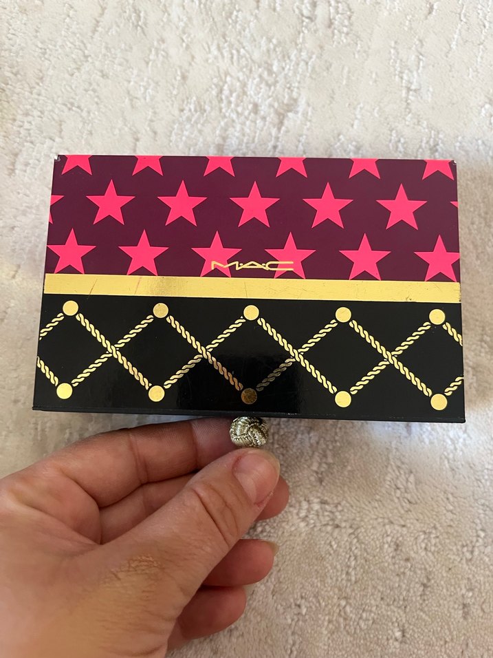 MAC Gri Tonlu Takma Kirpik - Görsel 5