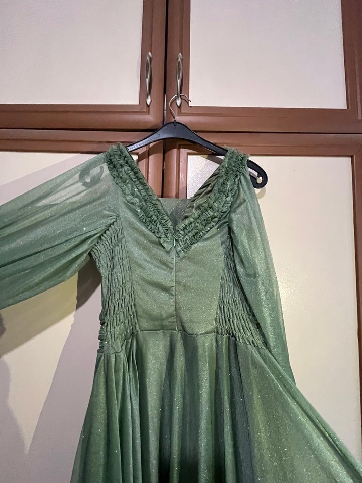Yeşil Parlak Kayık Yaka Uzun Elbise - Görsel 4