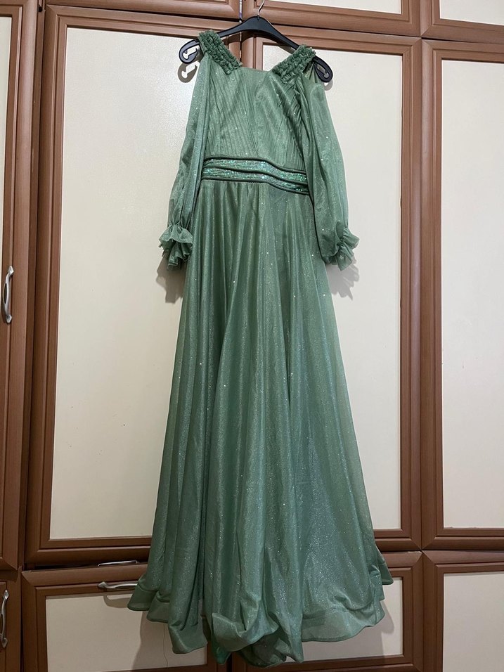 Yeşil Parlak Kayık Yaka Uzun Elbise - Görsel 5