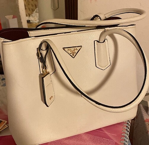 prada çanta