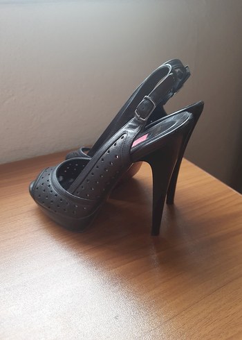 Tokalı Siyah Stiletto Topuklu Kadın Ayakkabı - Görsel 3