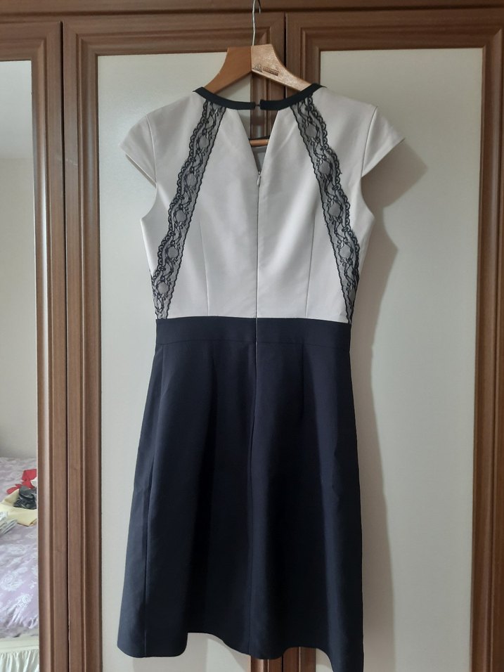 Dantel Detaylı Siyah Beyaz Midi Elbise - Görsel 5