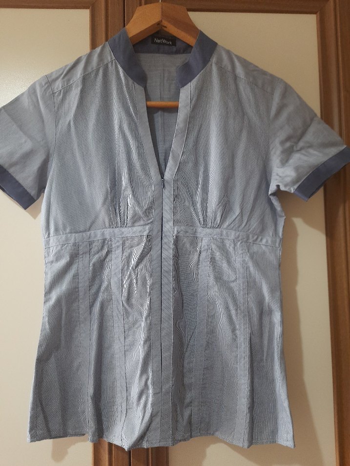 Düğmeli V Yaka Gri Keten Kadın Gömlek - Görsel 3