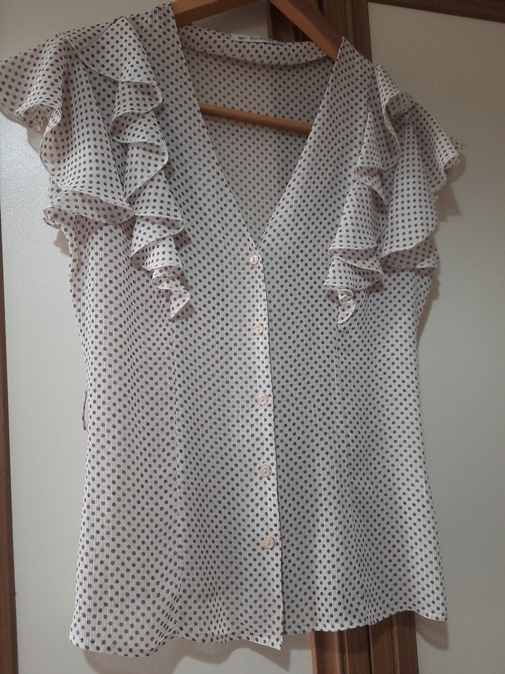 V Yaka Düğmeli Bohem Puantiyeli Bluz - Görsel 3