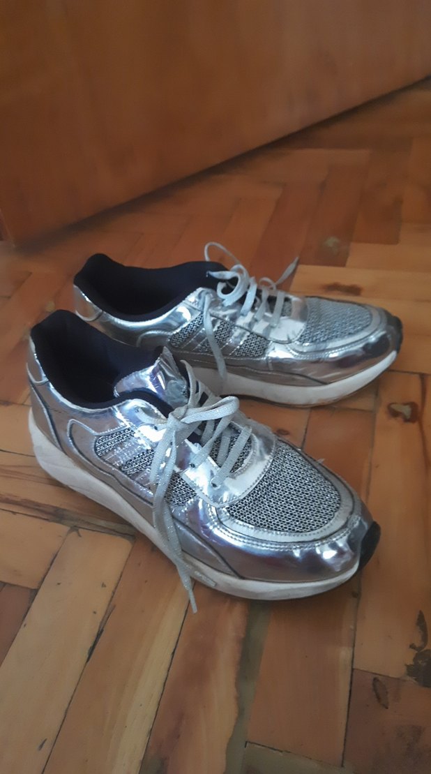 Gri Metalik Bağcıklı Kadın Spor Ayakkabı - Görsel 2