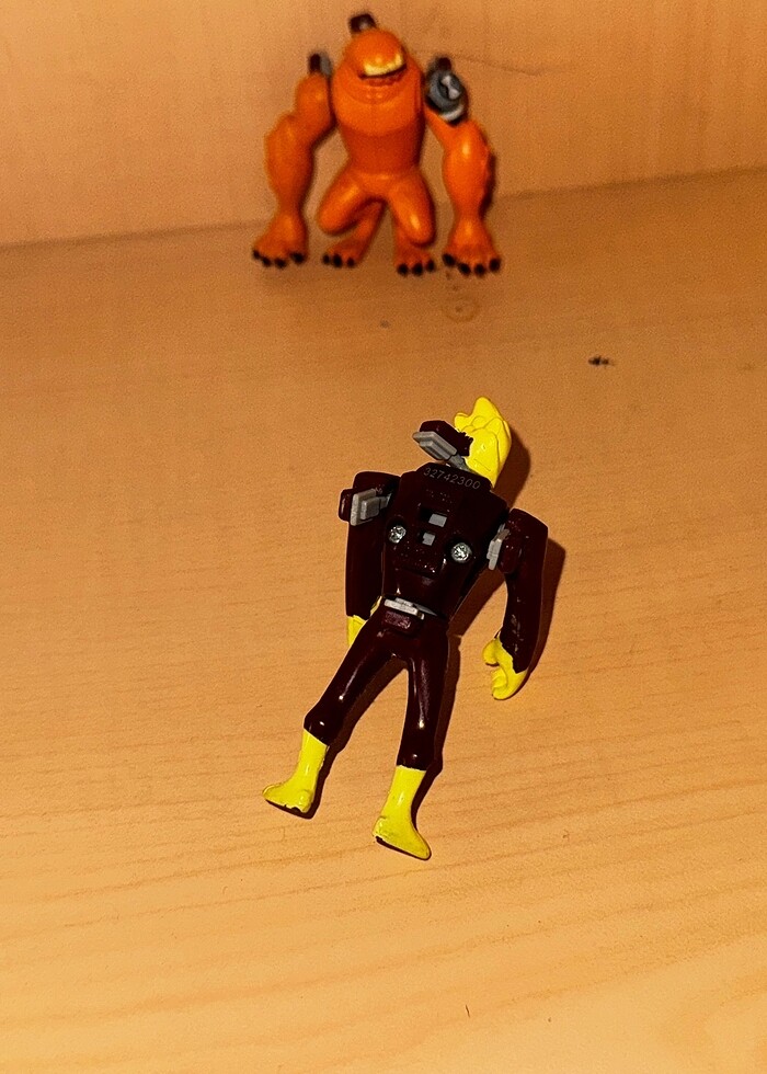 BEN10 eski nesil ilk çıkan özel kombinlenen oyuncaklar - Görsel 3