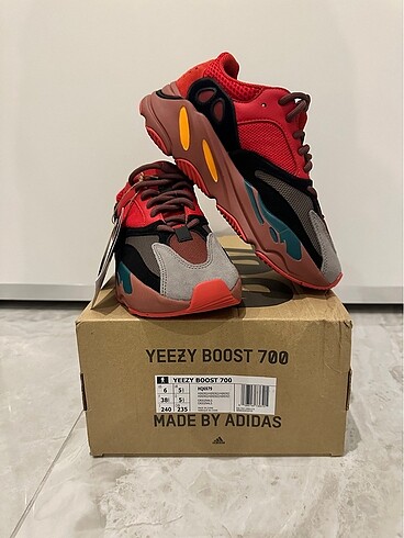Adidas Yeezy spor ayakkabı