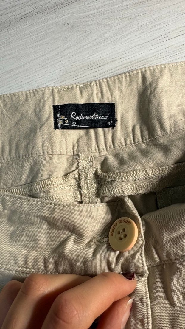 Düğmeli Bej Kadın Mini Keten Şort - Görsel 2