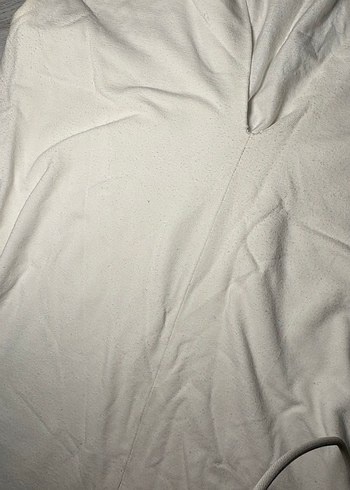 Beyaz Keten V Yaka Kadın Tişört - Görsel 7