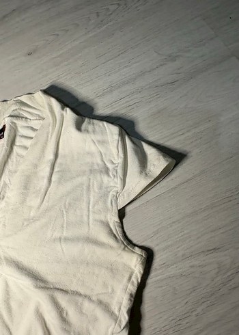 Beyaz Keten V Yaka Kadın Tişört - Görsel 8