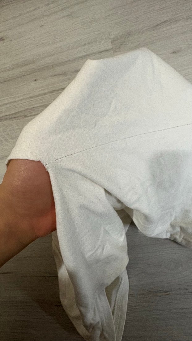 Beyaz Keten V Yaka Kadın Tişört - Görsel 4