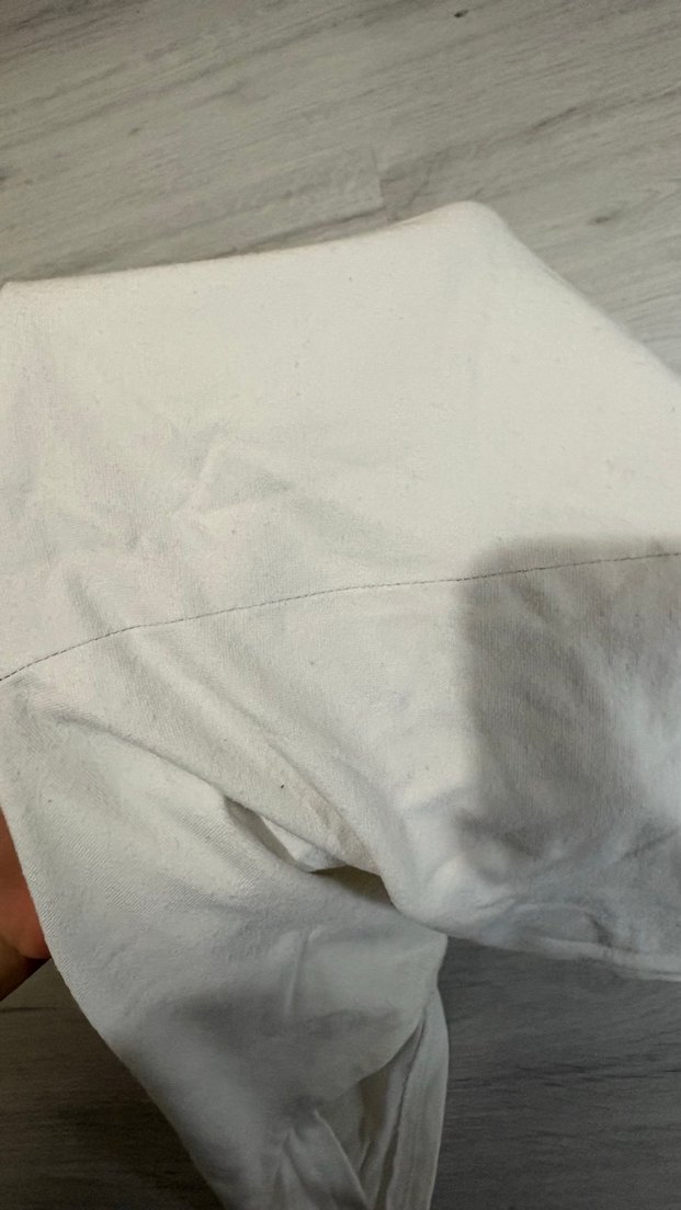 Beyaz Keten V Yaka Kadın Tişört - Görsel 3