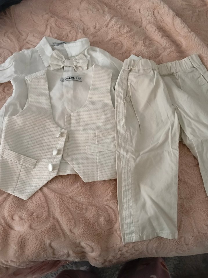 Çocuk Beyaz Düğmeli Yelekli Takım - Görsel 2