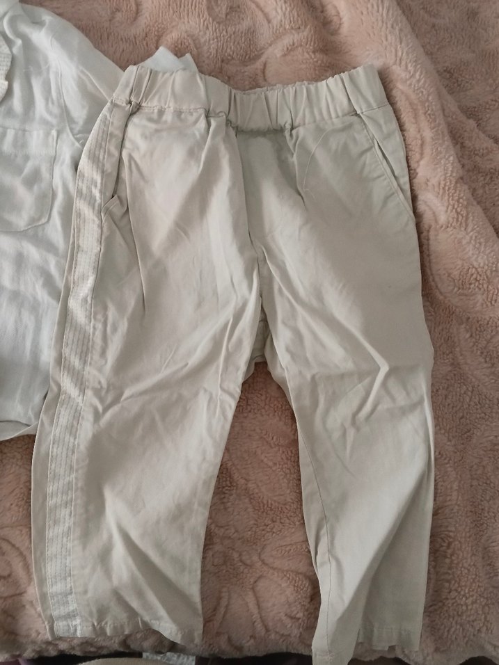 Çocuk Beyaz Düğmeli Yelekli Takım - Görsel 3