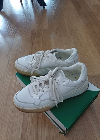 40 Beden beyaz Renk Bershka Beyaz Kadın Spor Ayakkabı