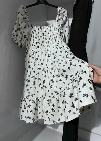 Beyaz Mini Straplez Çiçekli Elbise