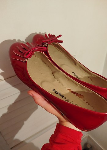 Tatlı Kırmızı Pileli Kadın Babet - Görsel 2